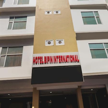 Seven Wonders Inn Near Sahara Ganj Mall Lucknow Exterior photo